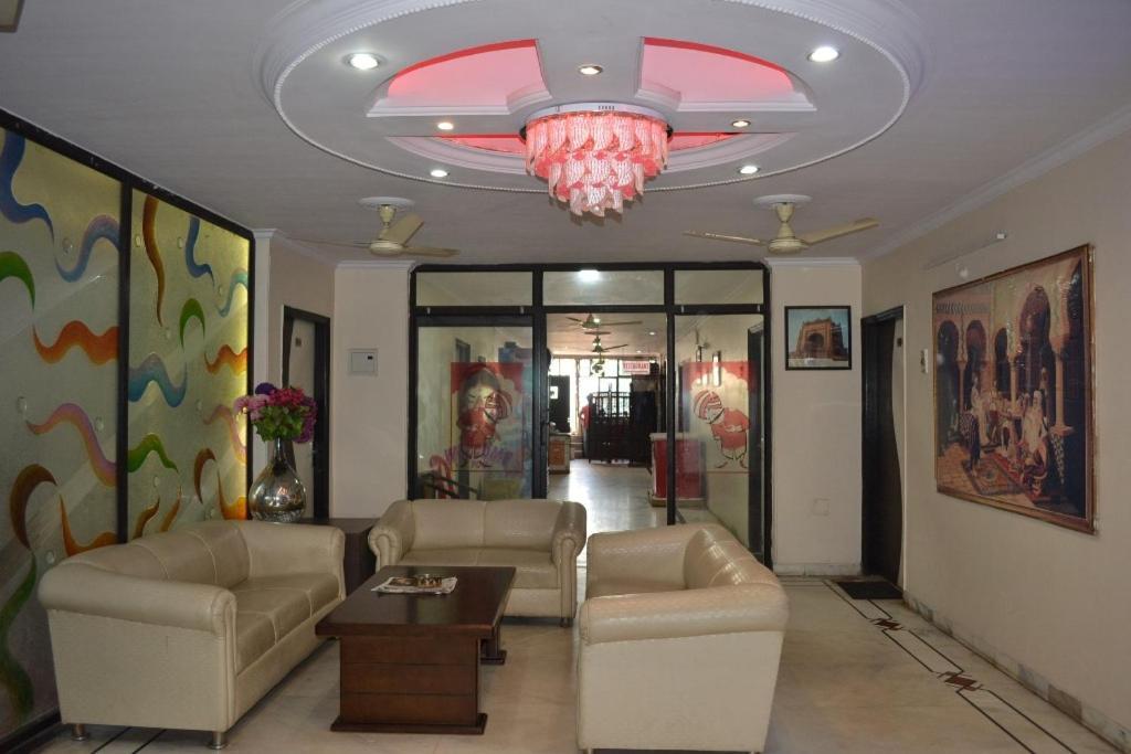 Hotel Jigyasa By Mayda Hospitality Pvt. Ltd. آغْرا المظهر الخارجي الصورة